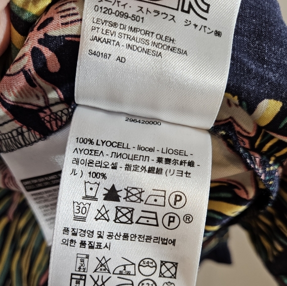 Levi's Womens Large Button Down Shirt Colorful Floral Short Sleeve NWT - Picture 4 of 5